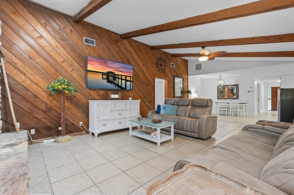 For Sale: $399,000 (4 beds, 2 baths, 1957 Square Feet)