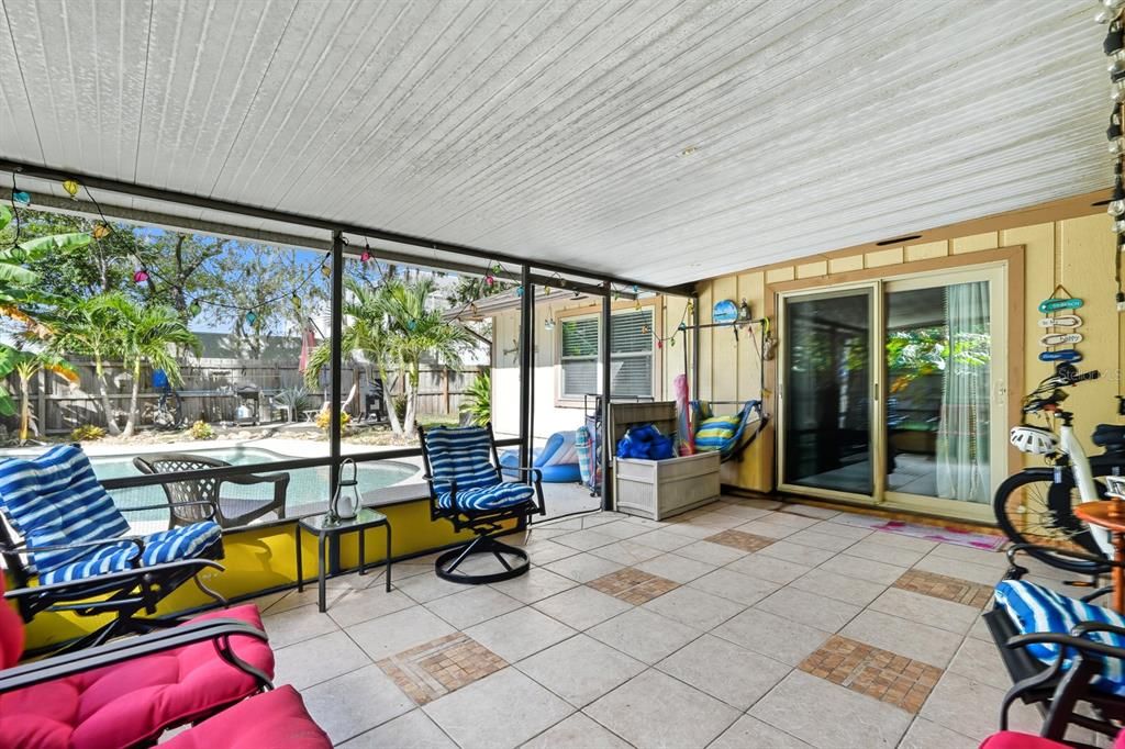 For Sale: $399,000 (4 beds, 2 baths, 1957 Square Feet)