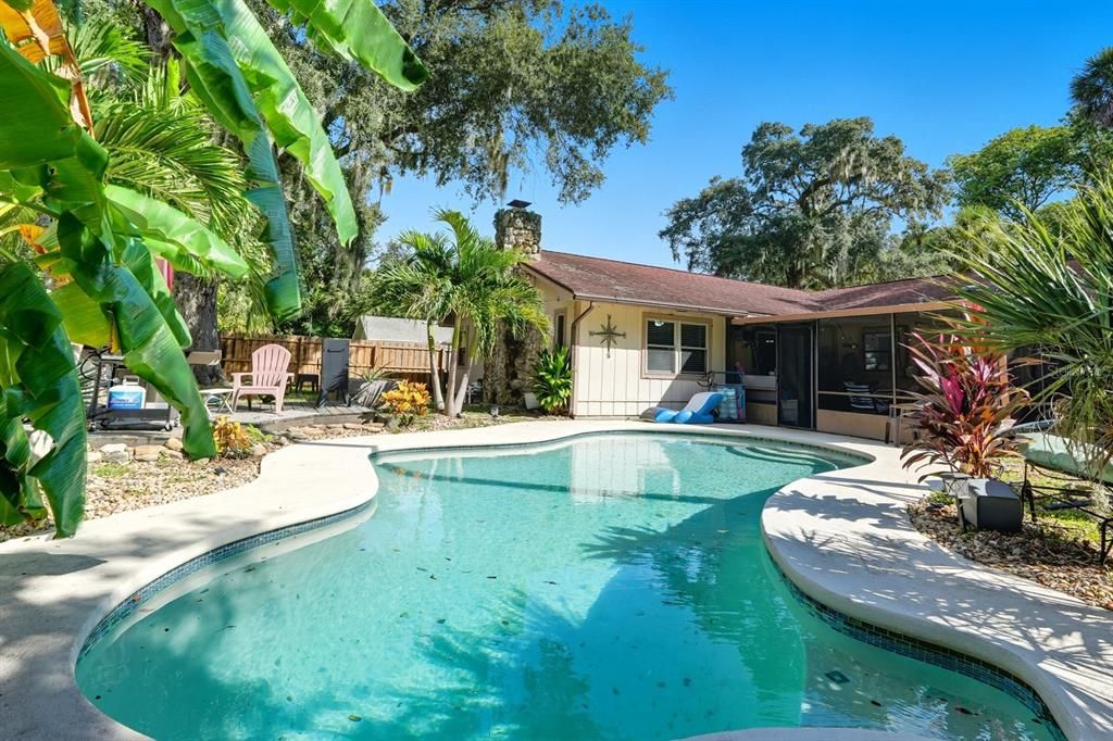 For Sale: $399,000 (4 beds, 2 baths, 1957 Square Feet)