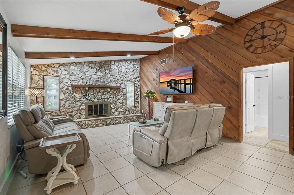 For Sale: $399,000 (4 beds, 2 baths, 1957 Square Feet)