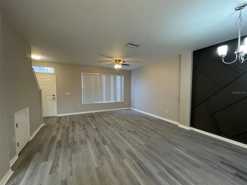 For Rent: $1,595 (2 beds, 1 baths, 1140 Square Feet)