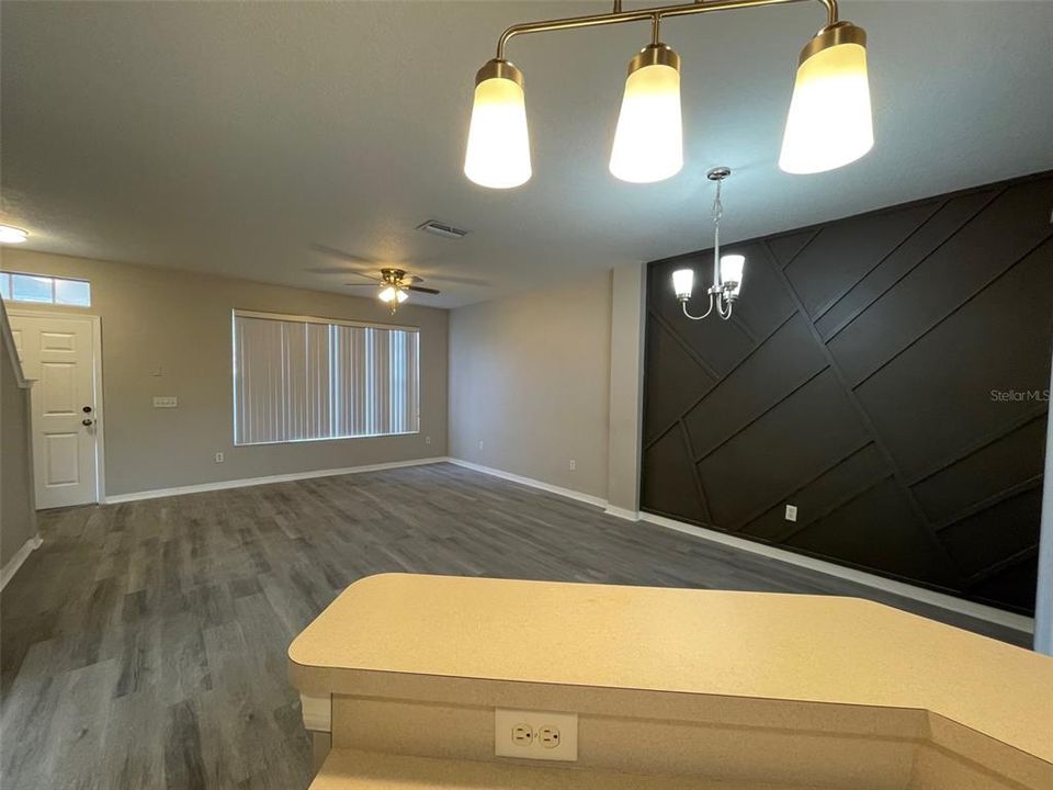 For Rent: $1,595 (2 beds, 1 baths, 1140 Square Feet)