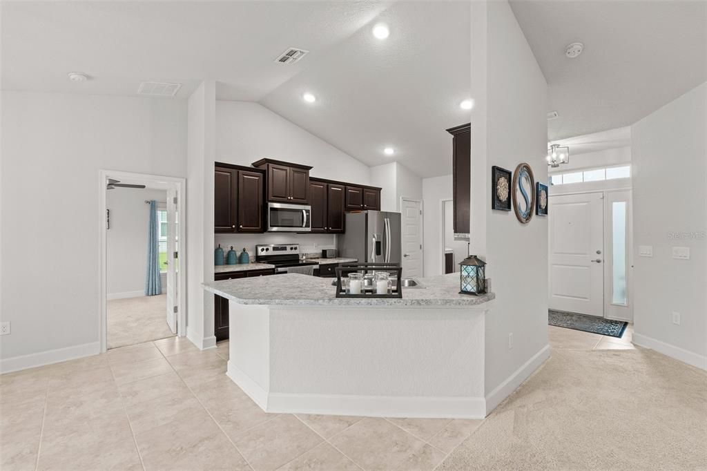 На продажу: $305,500 (4 спален, 2 ванн, 1754 Квадратных фут)