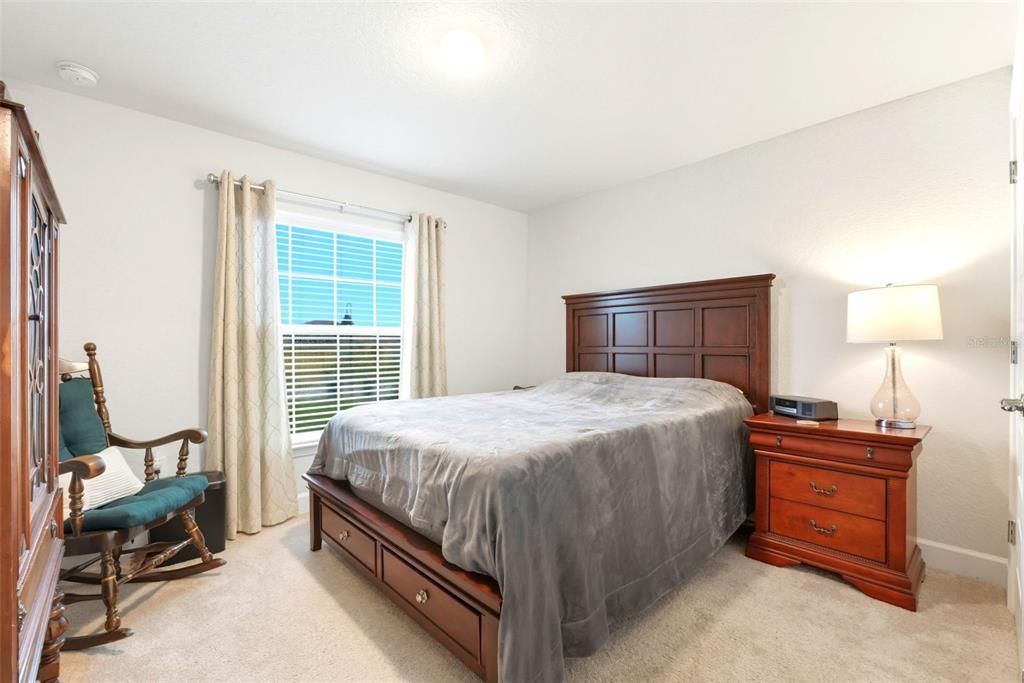 На продажу: $305,500 (4 спален, 2 ванн, 1754 Квадратных фут)