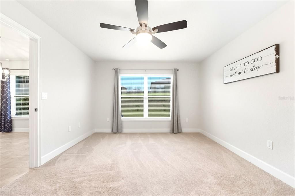 На продажу: $305,500 (4 спален, 2 ванн, 1754 Квадратных фут)