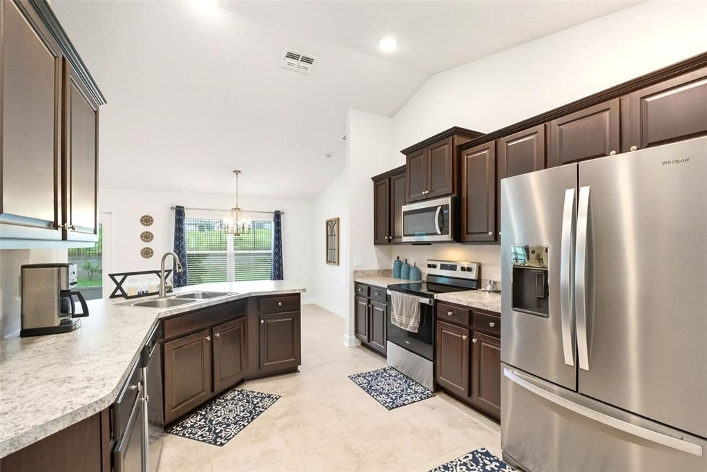 На продажу: $305,500 (4 спален, 2 ванн, 1754 Квадратных фут)