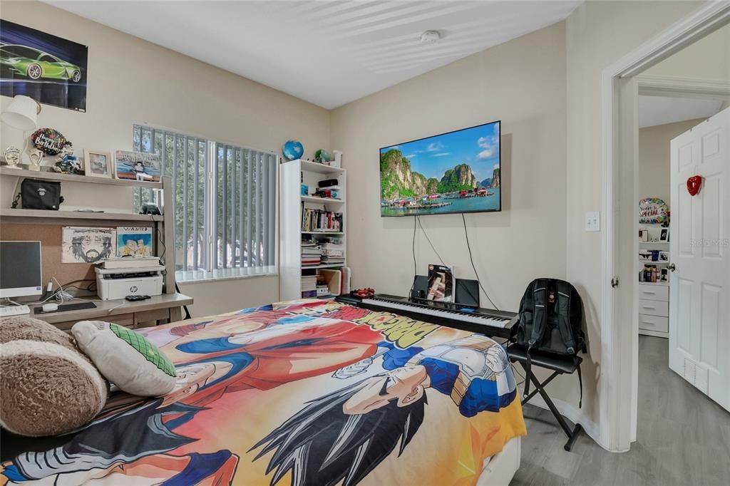 На продажу: $230,000 (3 спален, 2 ванн, 1200 Квадратных фут)