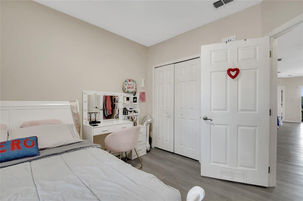 На продажу: $230,000 (3 спален, 2 ванн, 1200 Квадратных фут)