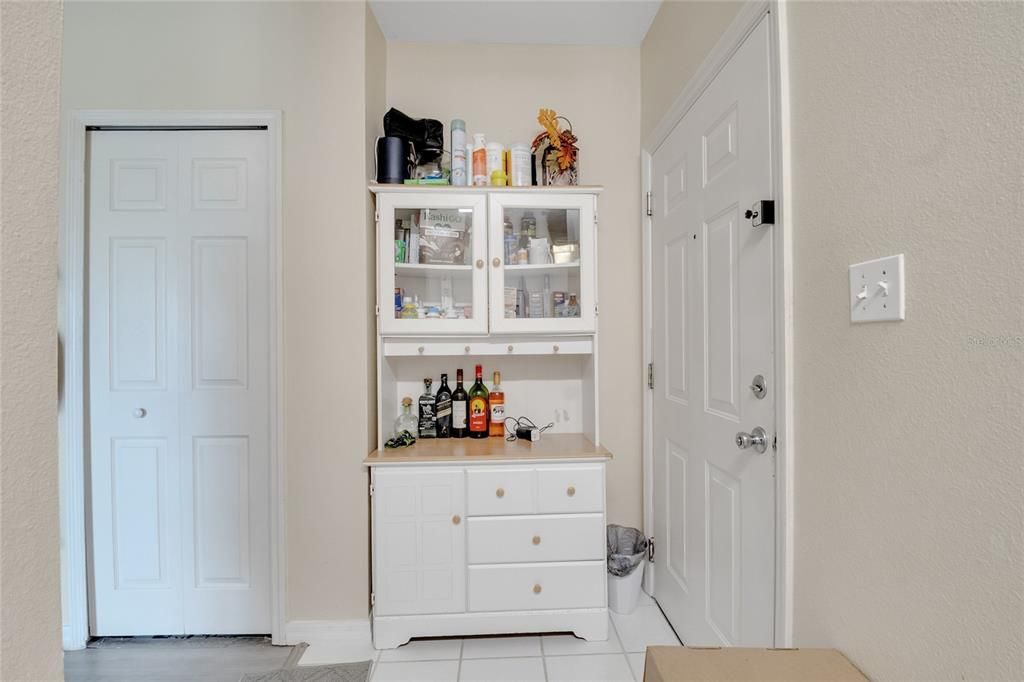 На продажу: $230,000 (3 спален, 2 ванн, 1200 Квадратных фут)