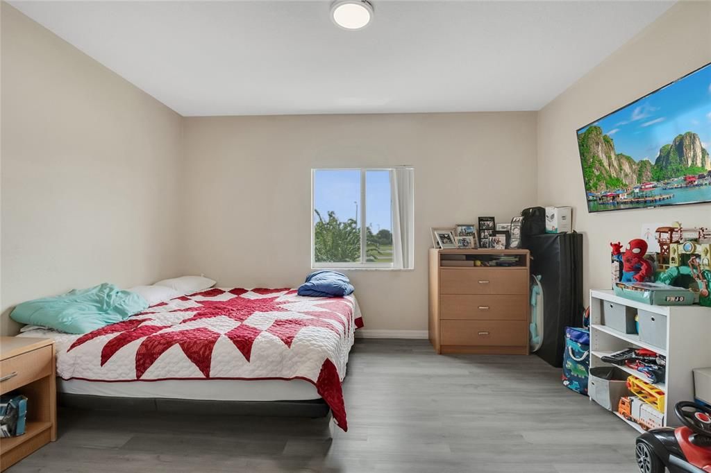 На продажу: $230,000 (3 спален, 2 ванн, 1200 Квадратных фут)