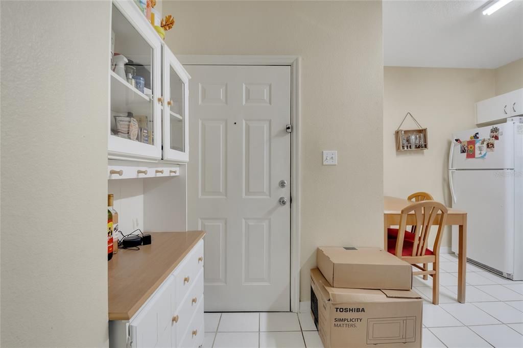 На продажу: $230,000 (3 спален, 2 ванн, 1200 Квадратных фут)