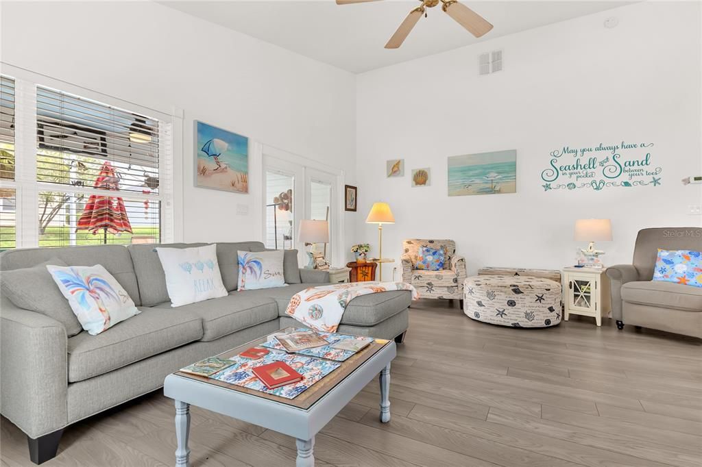 Под контрактом: $271,900 (2 спален, 2 ванн, 1843 Квадратных фут)