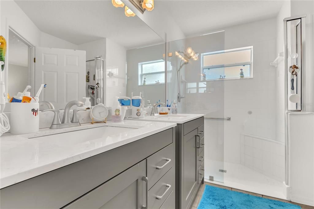 Под контрактом: $271,900 (2 спален, 2 ванн, 1843 Квадратных фут)