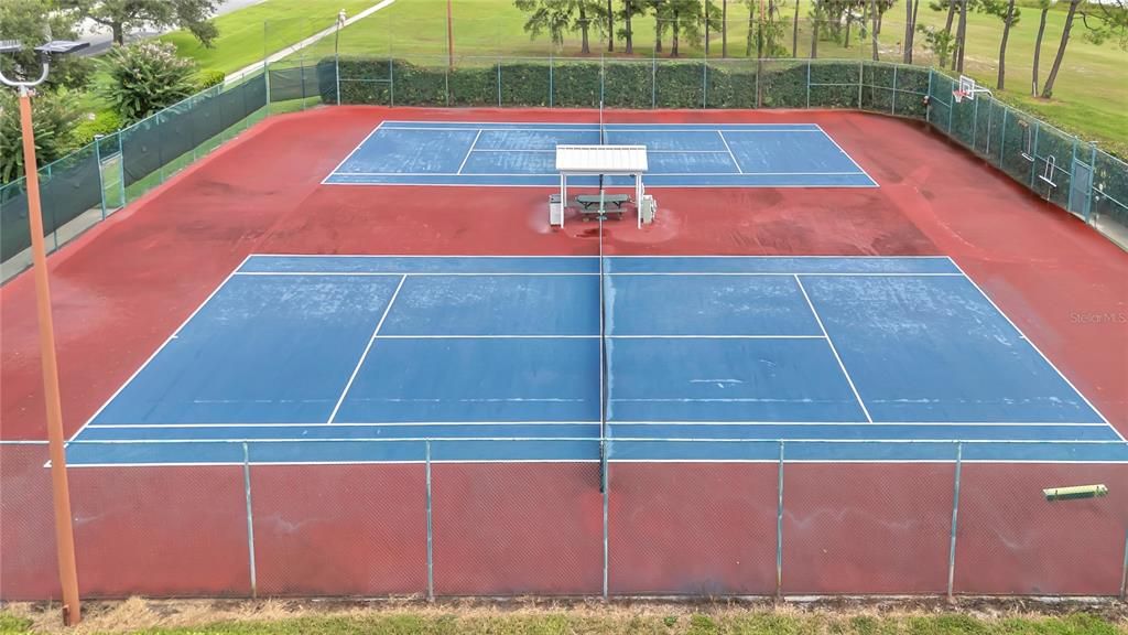 Под контрактом: $271,900 (2 спален, 2 ванн, 1843 Квадратных фут)