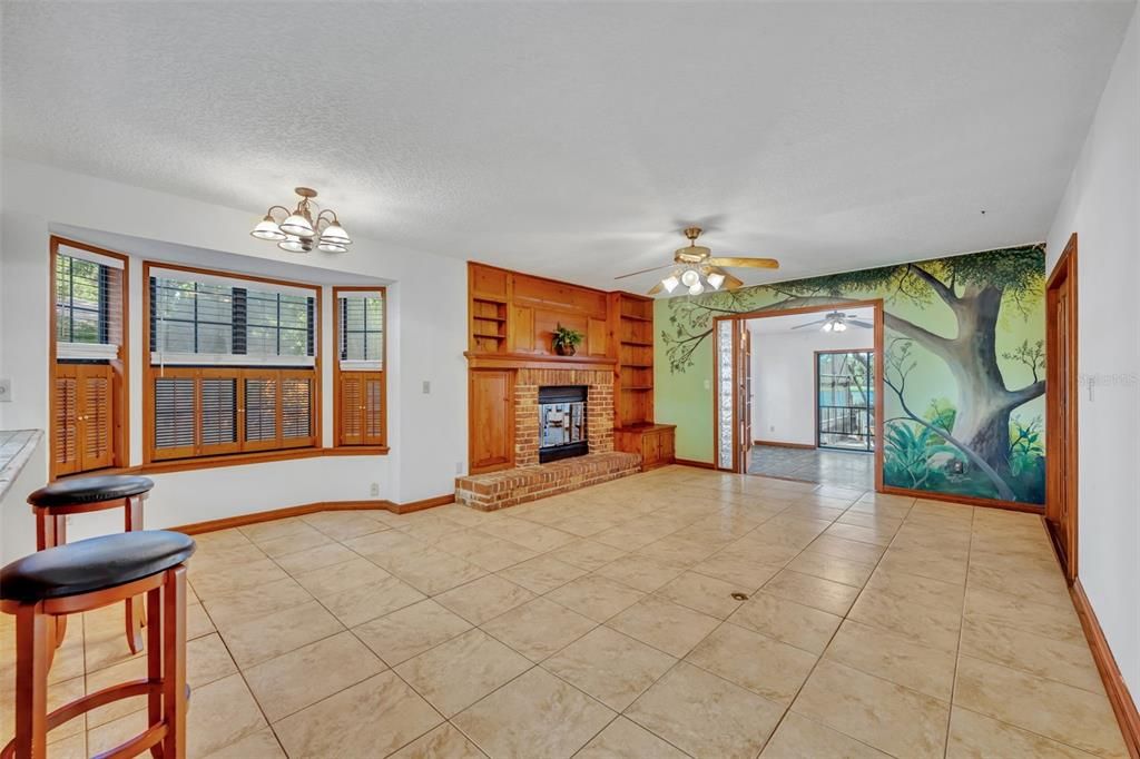 На продажу: $750,000 (7 спален, 4 ванн, 5000 Квадратных фут)