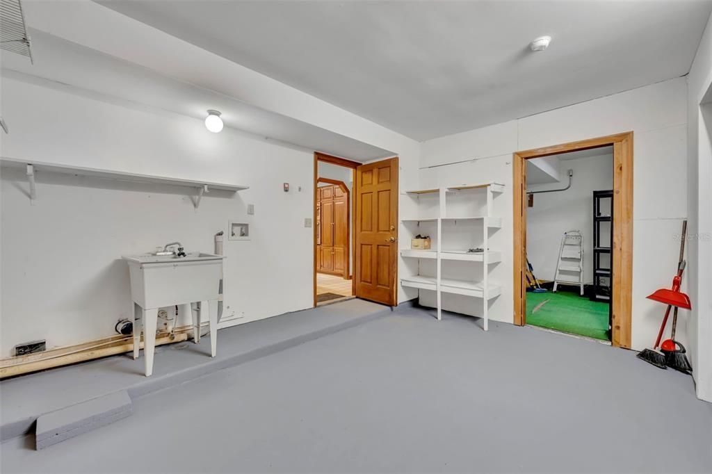 На продажу: $750,000 (7 спален, 4 ванн, 5000 Квадратных фут)