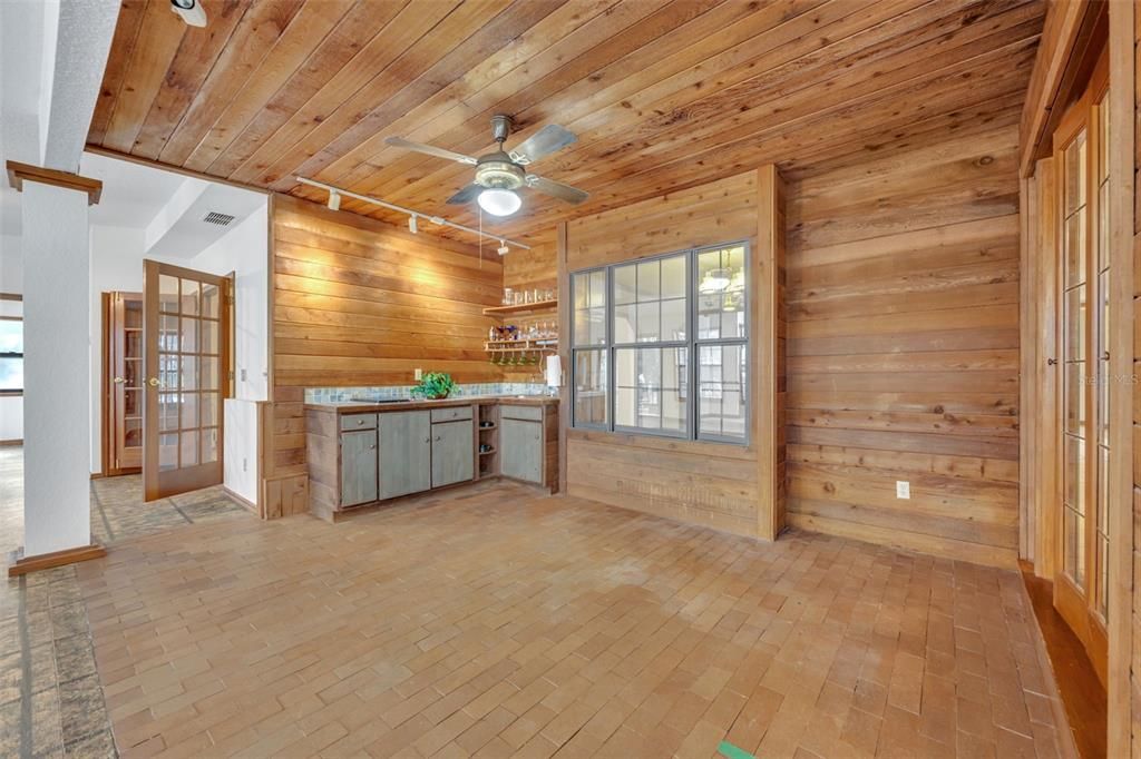 На продажу: $750,000 (7 спален, 4 ванн, 5000 Квадратных фут)