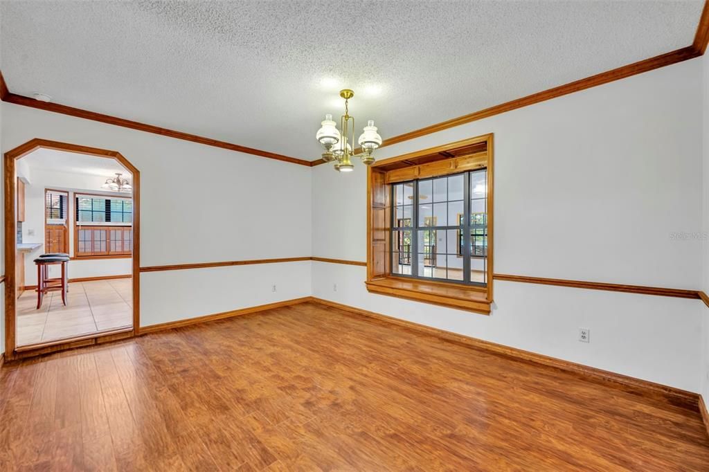 На продажу: $750,000 (7 спален, 4 ванн, 5000 Квадратных фут)