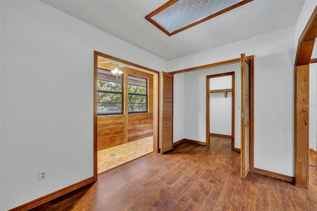 На продажу: $750,000 (7 спален, 4 ванн, 5000 Квадратных фут)