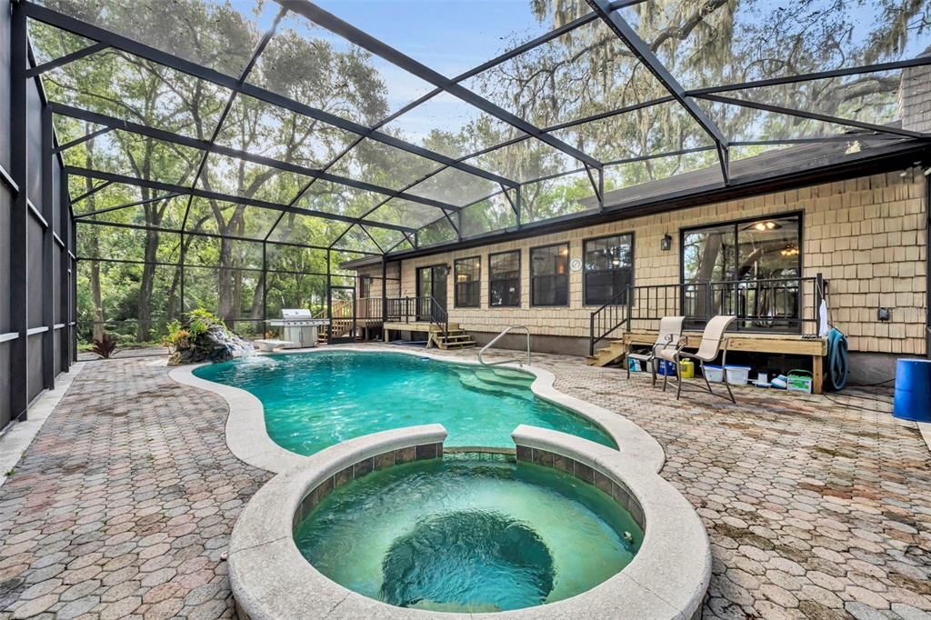 На продажу: $750,000 (7 спален, 4 ванн, 5000 Квадратных фут)