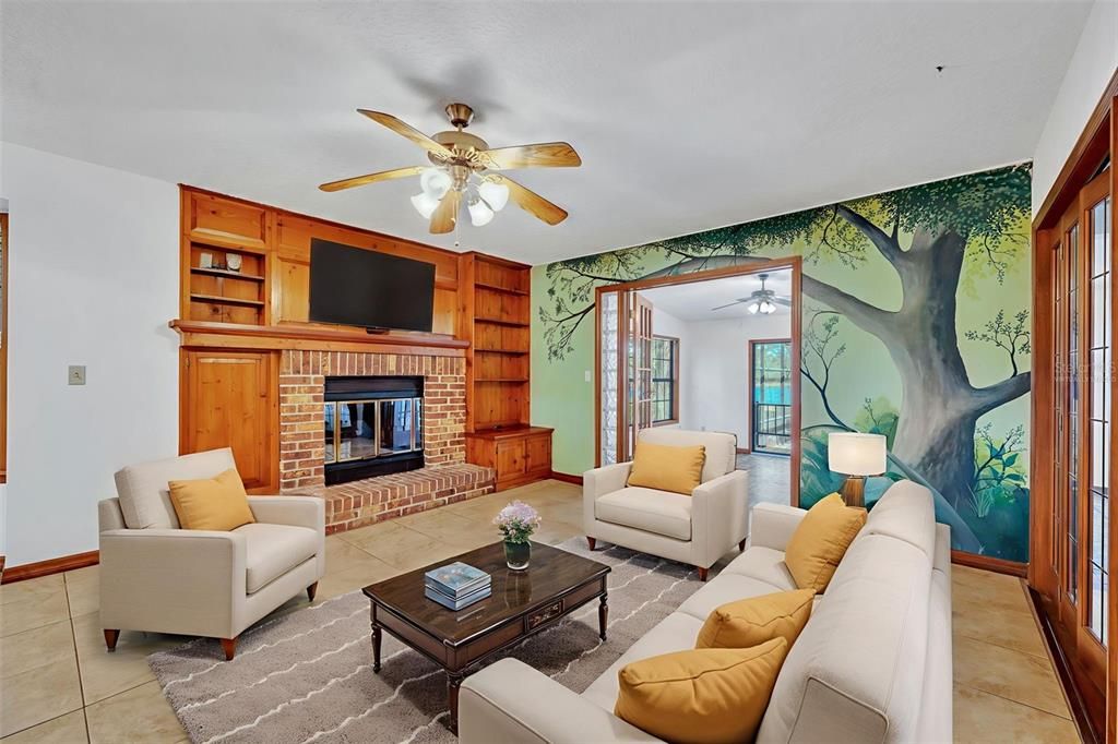 На продажу: $750,000 (7 спален, 4 ванн, 5000 Квадратных фут)