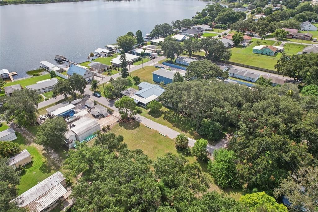 待售: $260,000 (0.73 acres)