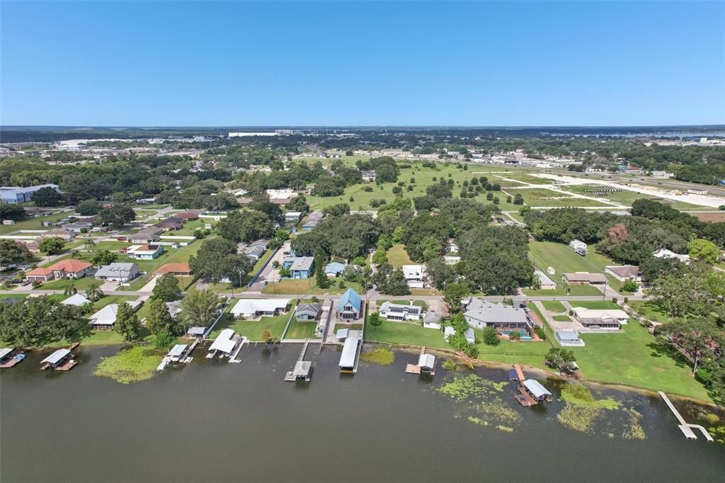 待售: $260,000 (0.73 acres)