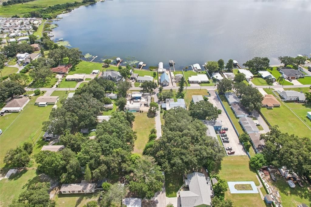 待售: $260,000 (0.73 acres)