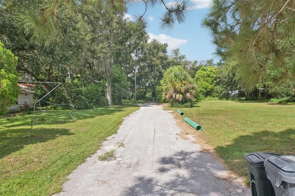 待售: $260,000 (0.73 acres)