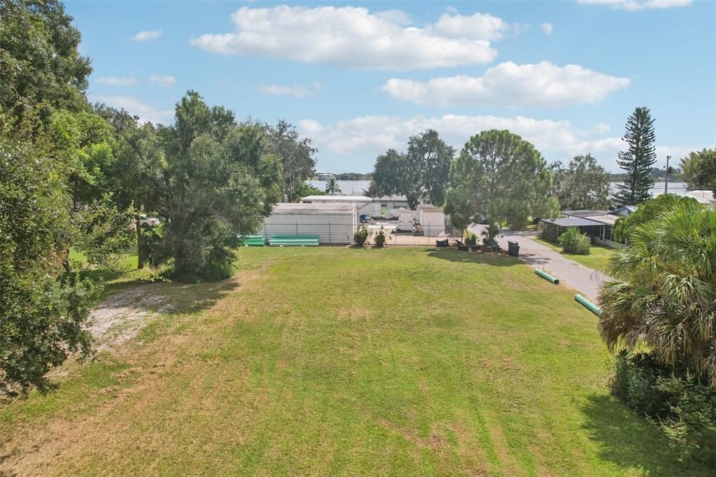 待售: $260,000 (0.73 acres)