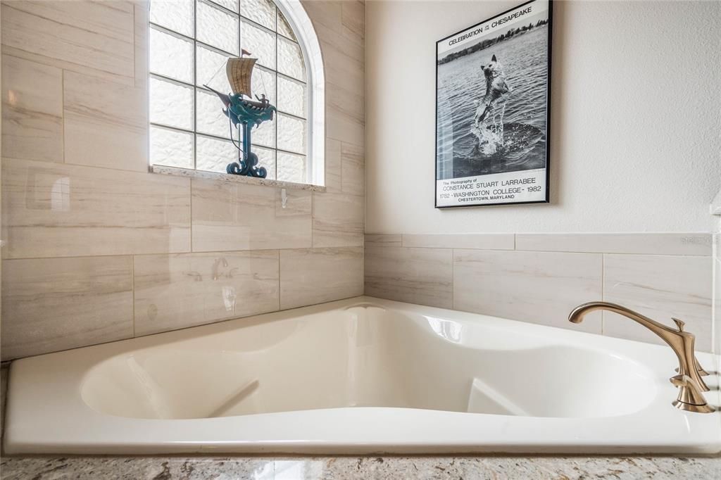 待售: $695,000 (3 贝兹, 2 浴室, 2712 平方英尺)