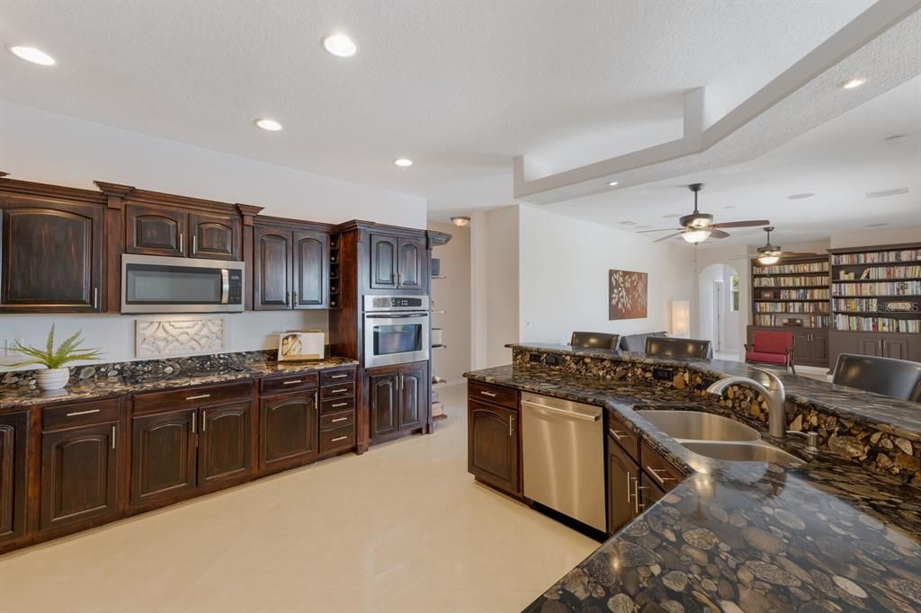 For Sale: $1,150,000 (4 beds, 4 baths, 2941 Square Feet)