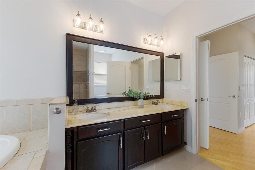 For Sale: $1,150,000 (4 beds, 4 baths, 2941 Square Feet)