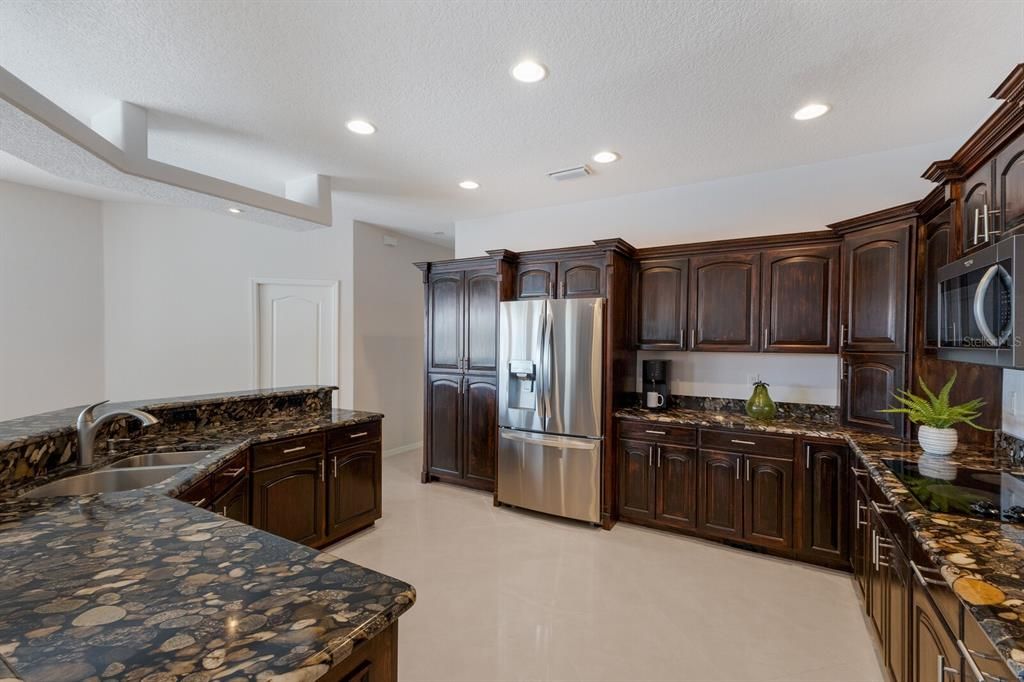 For Sale: $1,150,000 (4 beds, 4 baths, 2941 Square Feet)