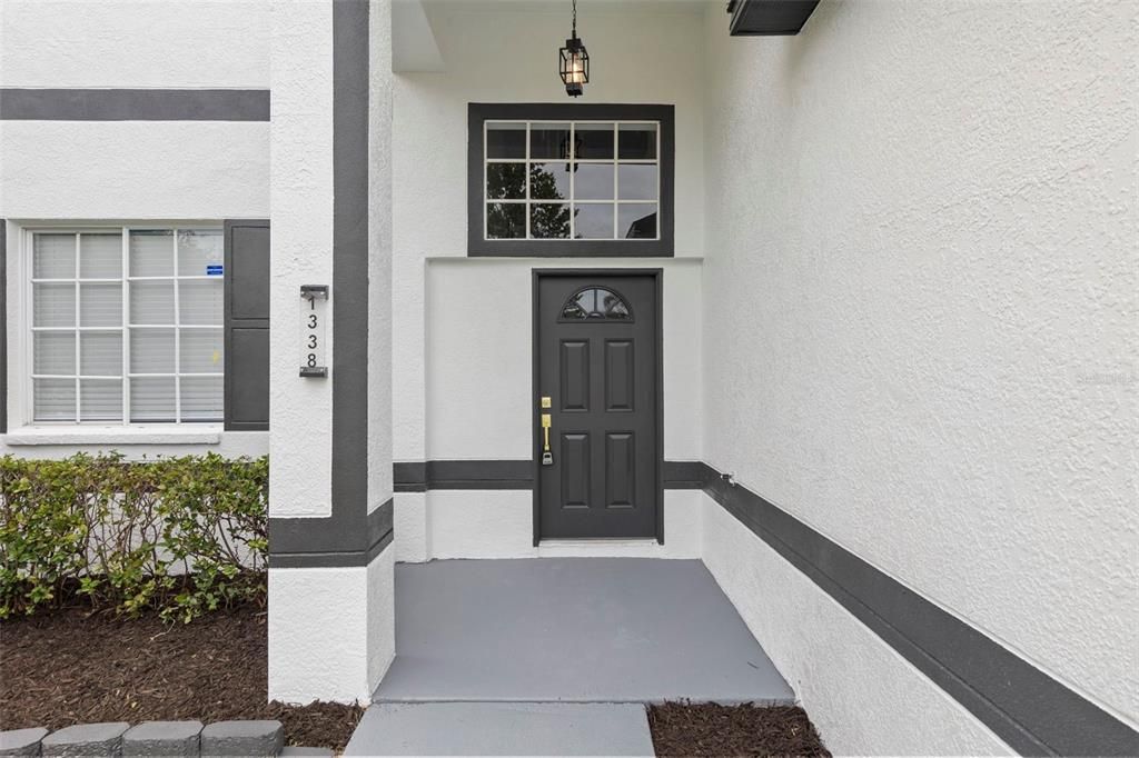 Под контрактом: $599,000 (6 спален, 3 ванн, 3174 Квадратных фут)