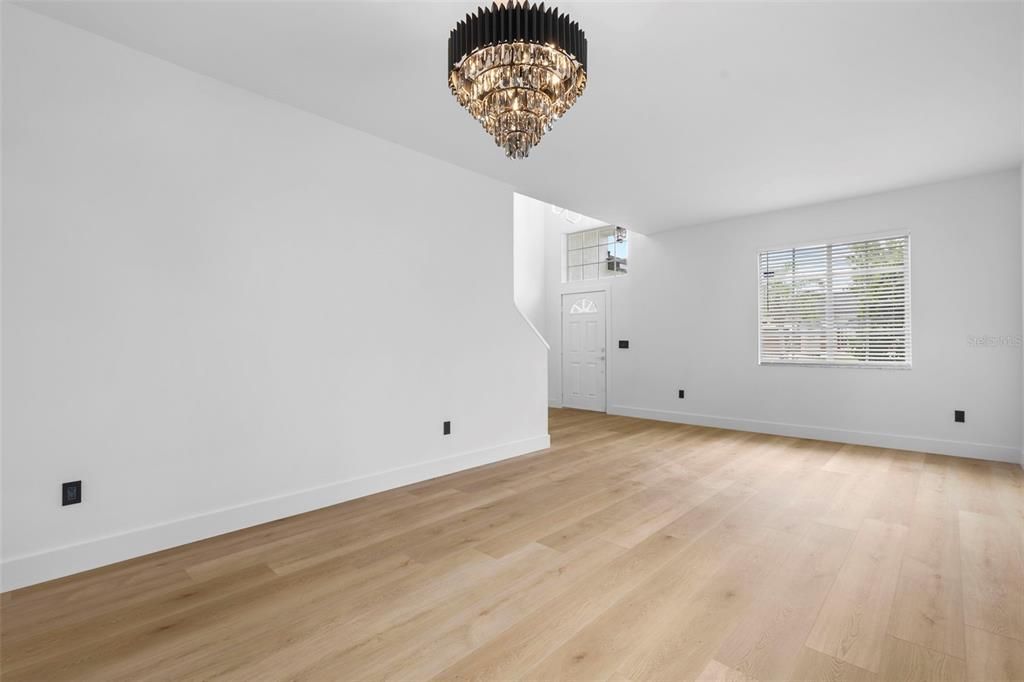 Под контрактом: $599,000 (6 спален, 3 ванн, 3174 Квадратных фут)