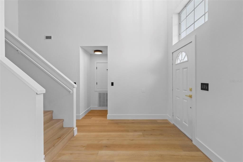 Под контрактом: $599,000 (6 спален, 3 ванн, 3174 Квадратных фут)