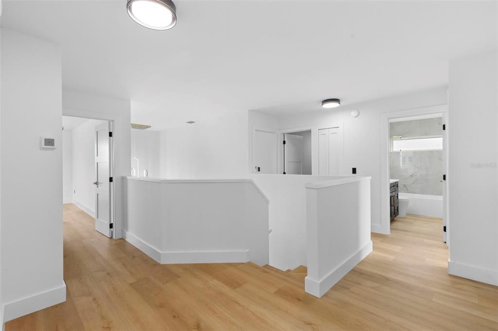 Под контрактом: $599,000 (6 спален, 3 ванн, 3174 Квадратных фут)