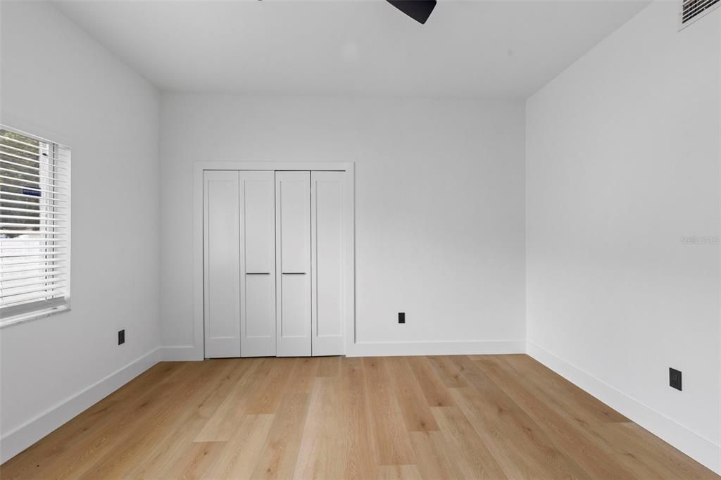 Под контрактом: $599,000 (6 спален, 3 ванн, 3174 Квадратных фут)