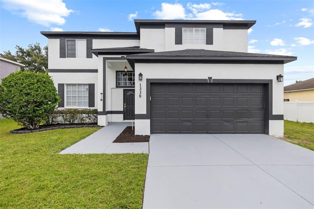 Под контрактом: $599,000 (6 спален, 3 ванн, 3174 Квадратных фут)