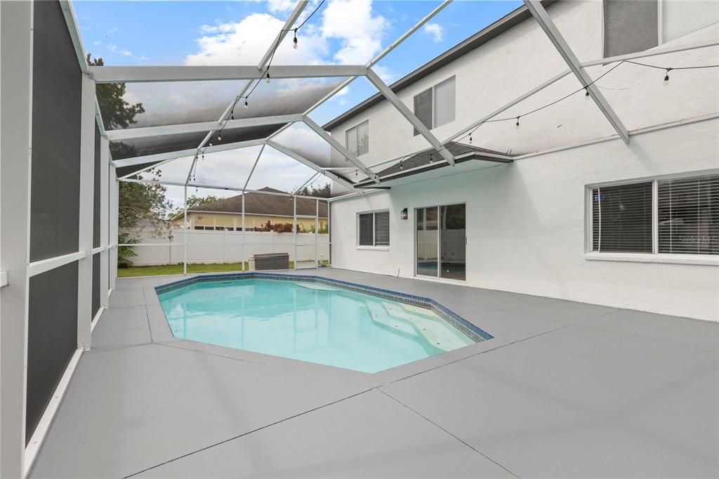 Под контрактом: $599,000 (6 спален, 3 ванн, 3174 Квадратных фут)