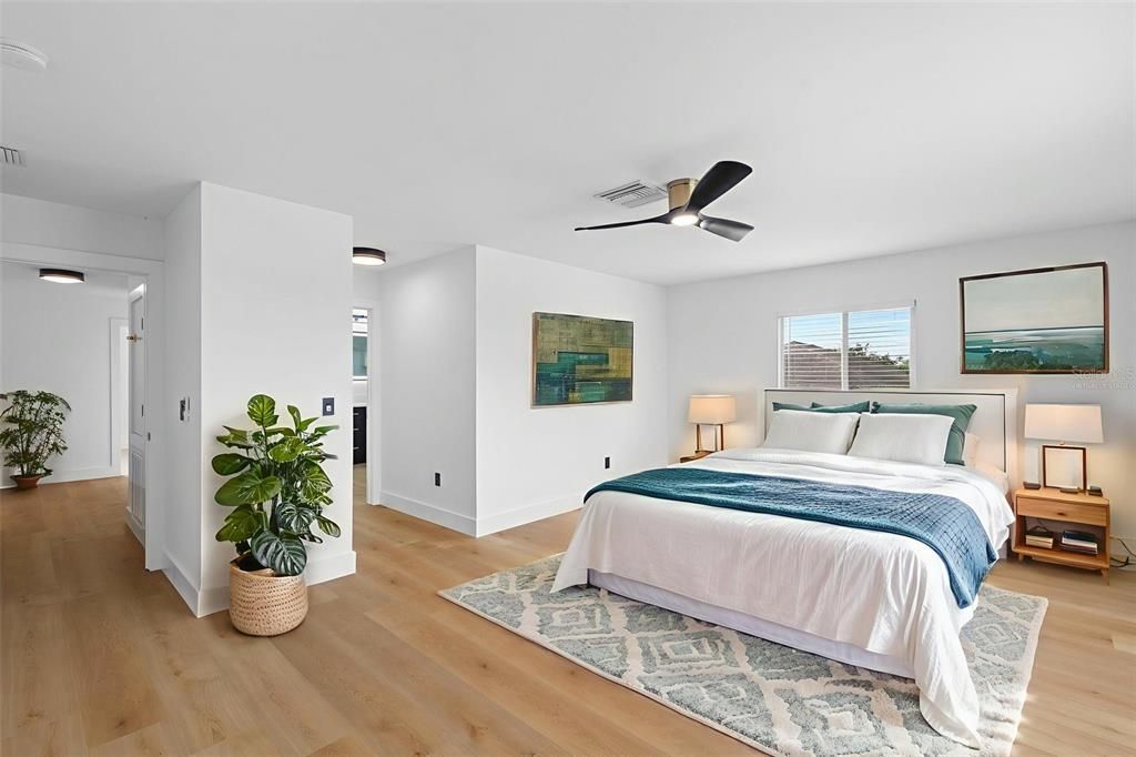 Под контрактом: $599,000 (6 спален, 3 ванн, 3174 Квадратных фут)