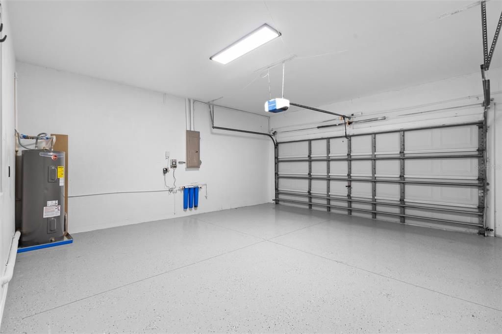 Под контрактом: $599,000 (6 спален, 3 ванн, 3174 Квадратных фут)