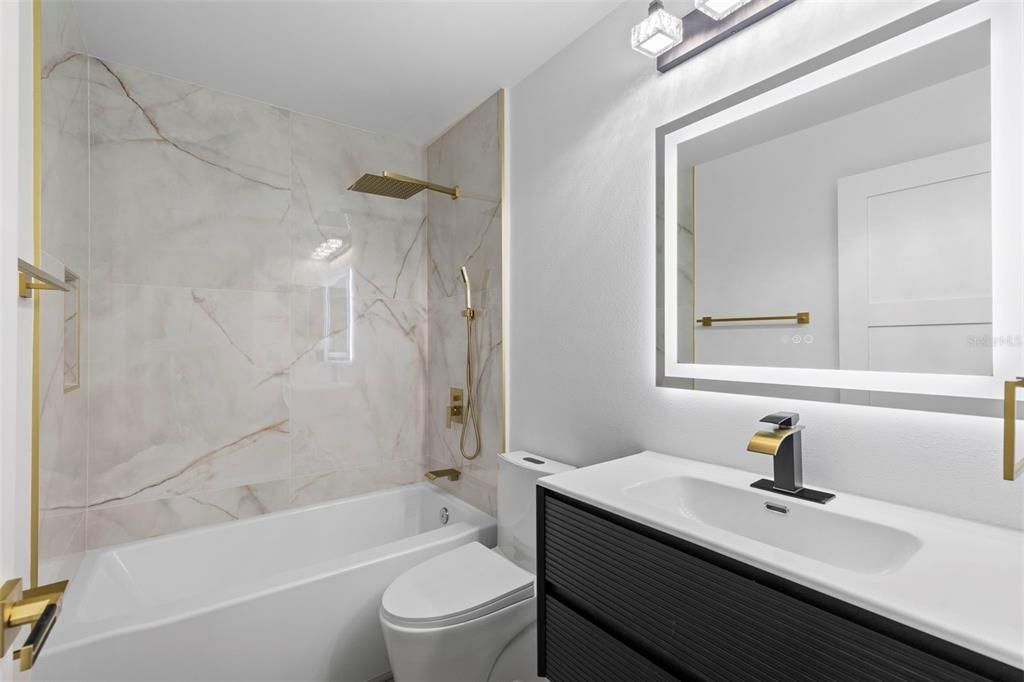 Под контрактом: $599,000 (6 спален, 3 ванн, 3174 Квадратных фут)