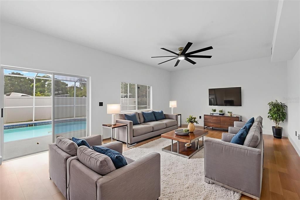 Под контрактом: $599,000 (6 спален, 3 ванн, 3174 Квадратных фут)