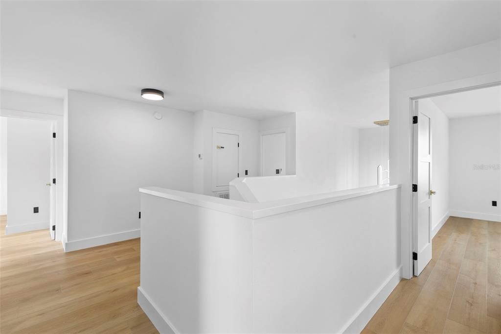 Под контрактом: $599,000 (6 спален, 3 ванн, 3174 Квадратных фут)