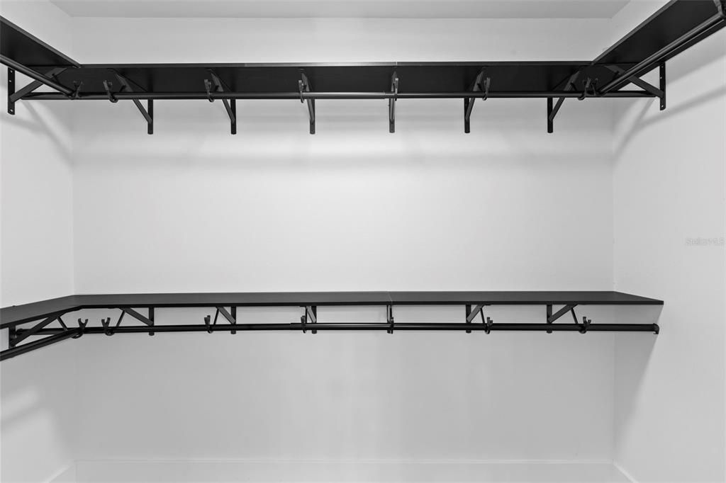 Под контрактом: $599,000 (6 спален, 3 ванн, 3174 Квадратных фут)