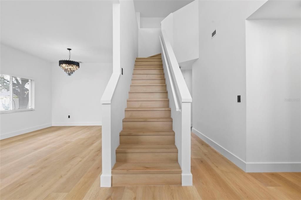 Под контрактом: $599,000 (6 спален, 3 ванн, 3174 Квадратных фут)