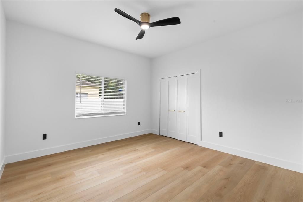 Под контрактом: $599,000 (6 спален, 3 ванн, 3174 Квадратных фут)