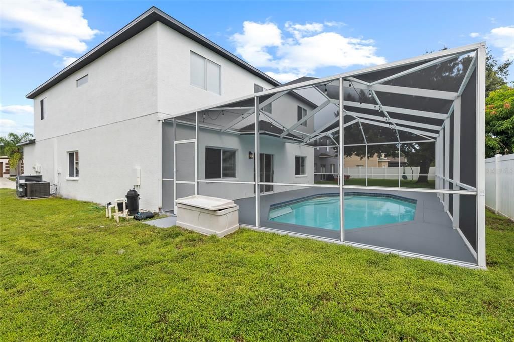 Под контрактом: $599,000 (6 спален, 3 ванн, 3174 Квадратных фут)